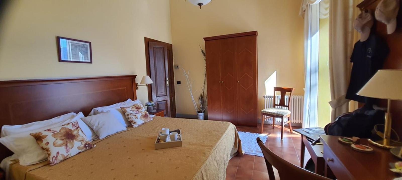 Hotel La Rondinella Cannero Riviera Exterior foto